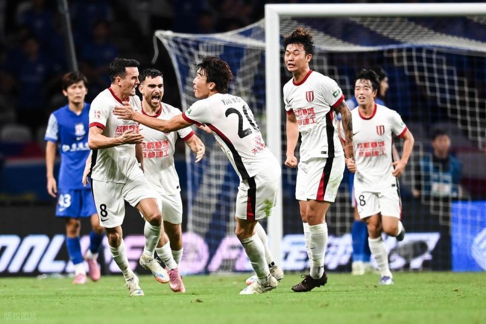 而河南队则, 申花和国安